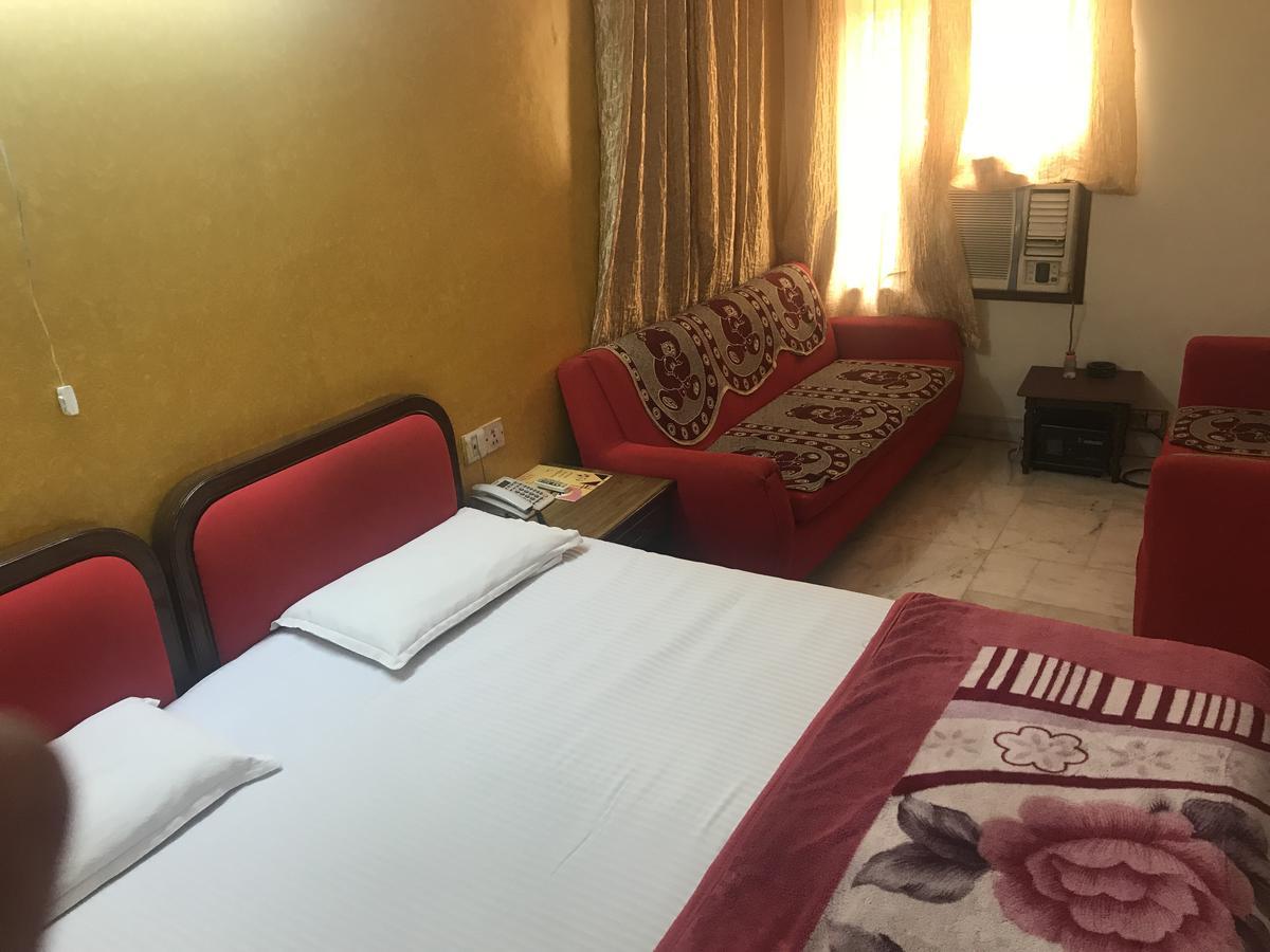 Hotel Sukant Palace Delhi  Exterior photo